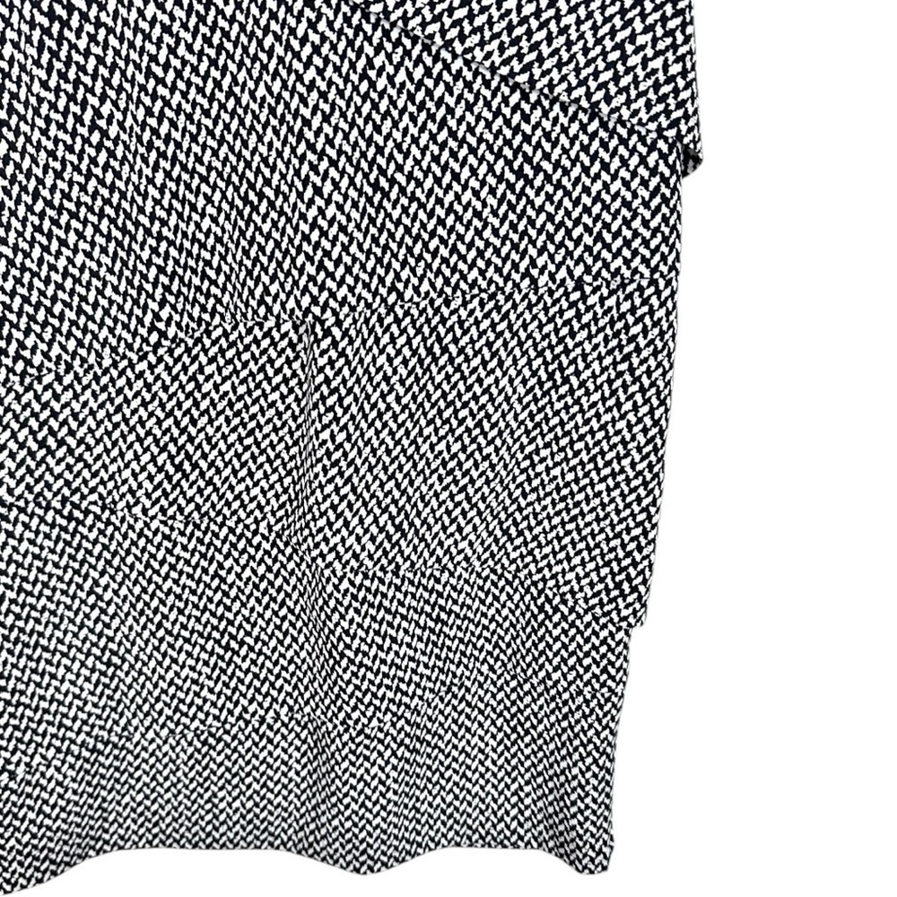WHBM- Black/White Print Layered Front Fitted Dress w/ Cap Sleeve - Size 2 - Picture 4 of 5
